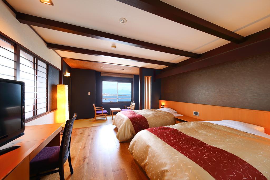 Seaside Hotel Mimatsu Ooetei Beppu Bagian luar foto